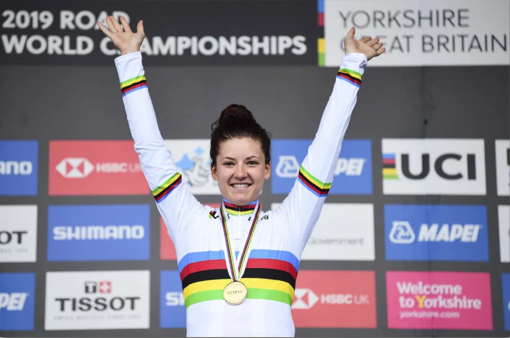 Nữ tay đua vô địch thế giới 2019 Chloe Dygert gặp vạ vì “tay nhanh hơn não” ảnh 1