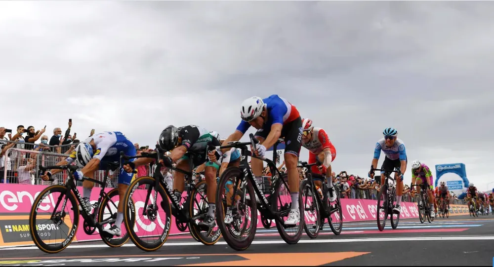 “Thần rút” Peter Sagan và áp lực của tay đua lương cao nhất thế giới ảnh 2