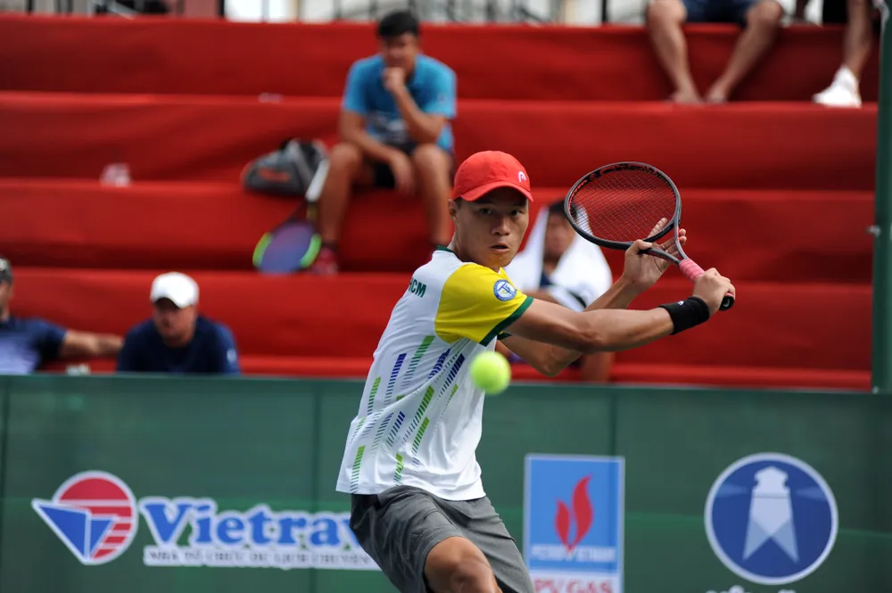 Lý Hoàng Nam ra oai ở nội dung đơn nam giải quần vợt VTF Masters – Lạch Tray 2020 ảnh 2