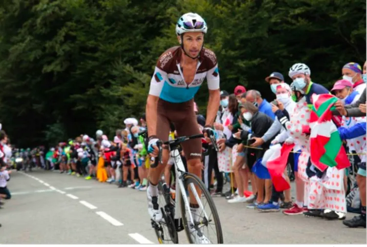 Tay đua Mikael Cherel bị tai nạn lãng xẹt ảnh 2