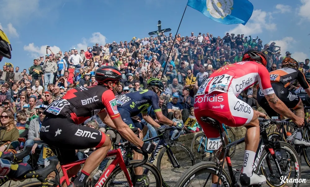 Giải xe đạp Tour of Flanders hơn 100 năm tuổi “cấm cửa” khán giả ảnh 1