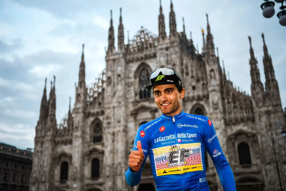 Vua leo núi Giro d’Italia Ruben Guerreiro bị xe tông khi tập luyện ảnh 1