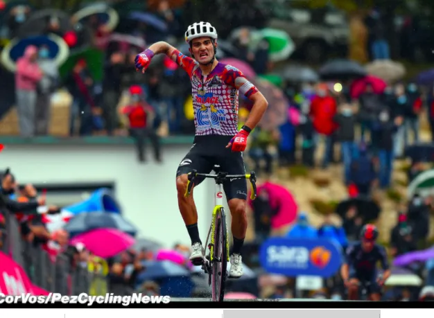 Vua leo núi Giro d’Italia Ruben Guerreiro bị xe tông khi tập luyện ảnh 2