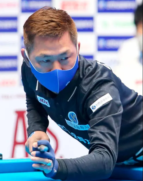 Mã Minh Cẩm thắng giòn giã trong ngày đầu năm mới ở giải Billiards PBA Tour ảnh 1