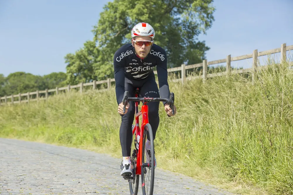 Tay đua Bỉ Vermote miệt mài tập luyện để… chờ cơ hội mới! ảnh 1