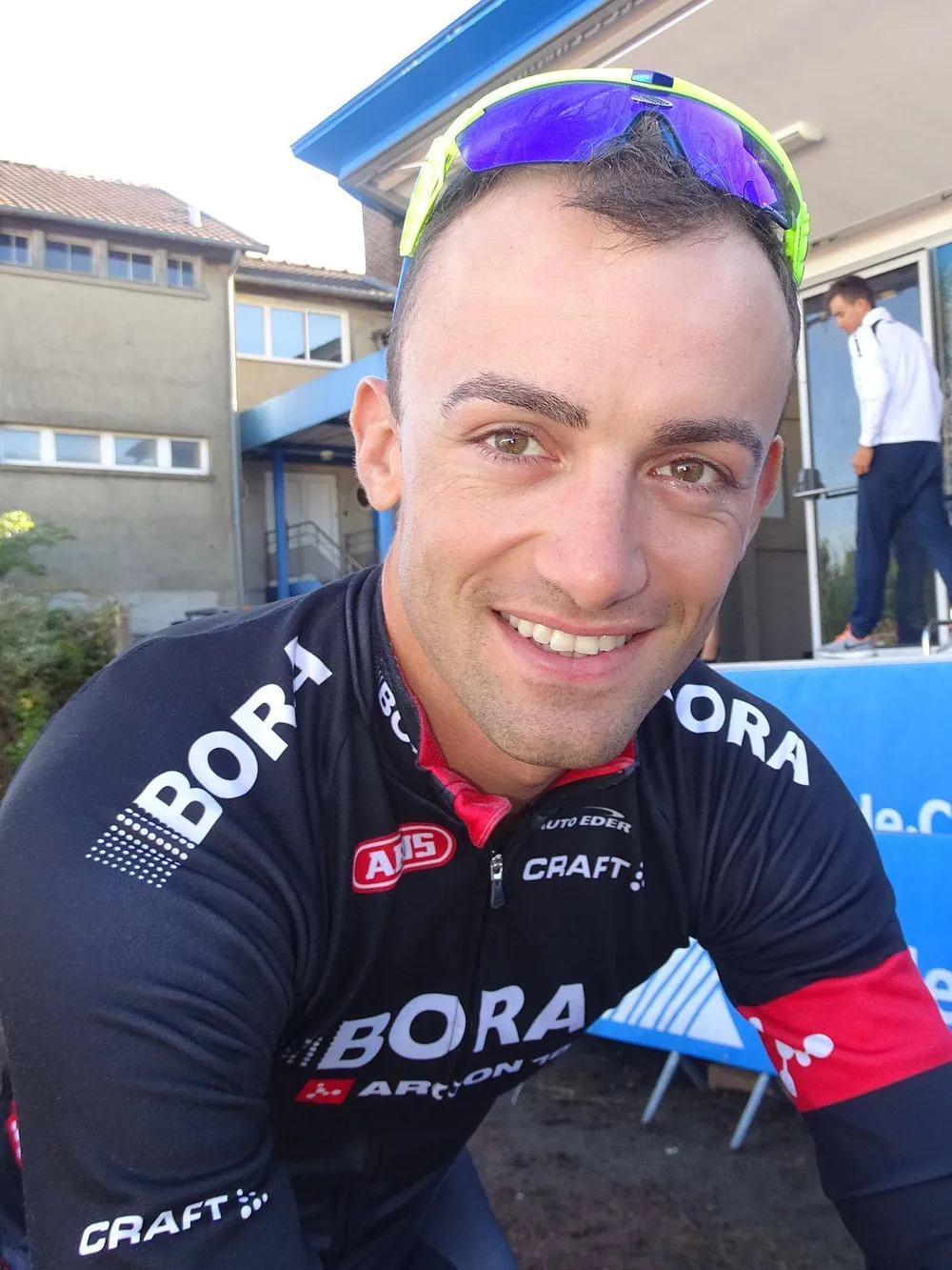 Nhóm 7 tay đua đội Bora-Hansgrohe bị xe đụng khi tập luyện ảnh 1