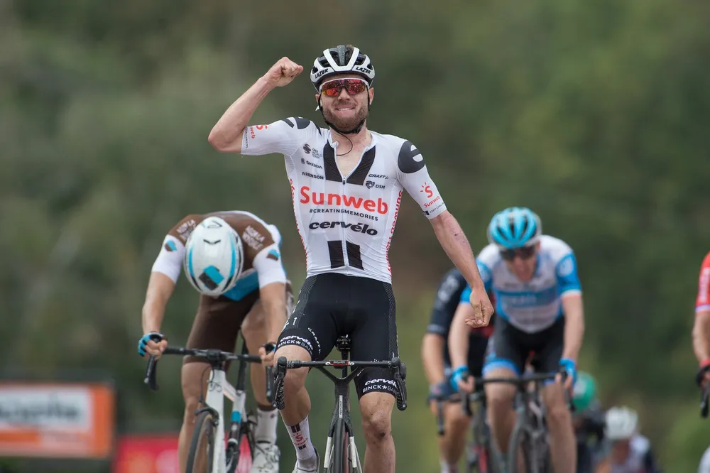 Tay đua Marc Hirschi “đổi đời” khi đầu quân cho UAE Emirates ảnh 2