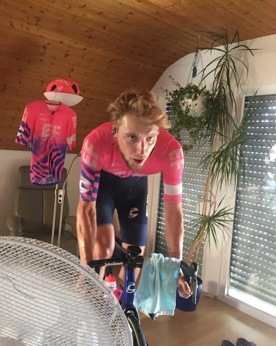 Tay đua Jonas Rutsch khổ vì “dương tính giả” ảnh 2
