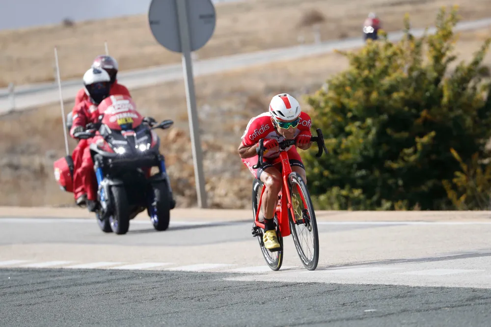 Liên đoàn xe đạp thế giới UCI muốn “khai tử” kỹ thuật Supertuck ảnh 1