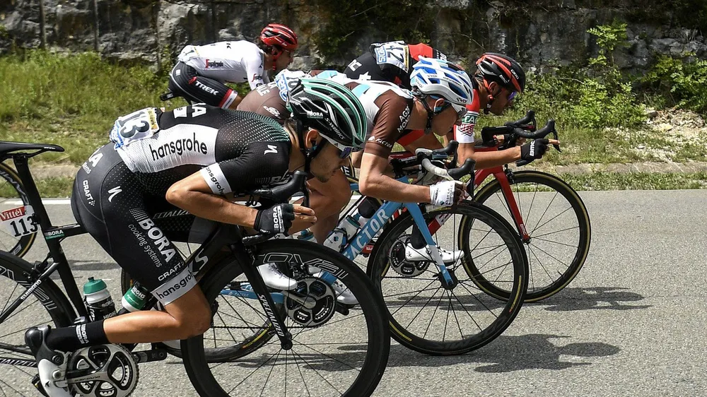 Liên đoàn xe đạp thế giới UCI muốn “khai tử” kỹ thuật Supertuck ảnh 2