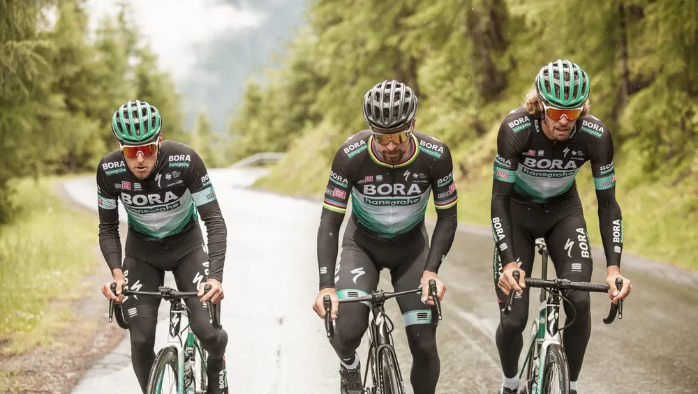 “Thần nước rút” Peter Sagan bị “Cô Vy” hỏi thăm ảnh 1