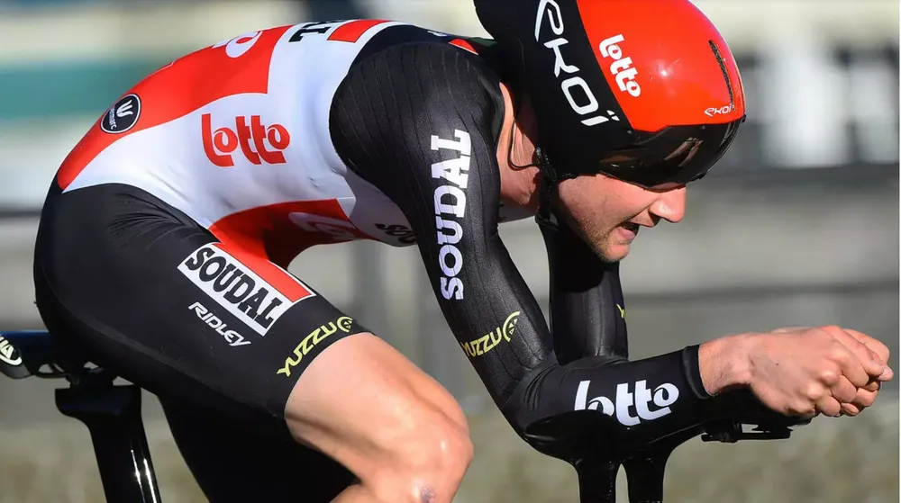 Nam tay đua cùng CLB với Nguyễn Thị Thật đăng quang giải xe đạp tại Pháp ảnh 1