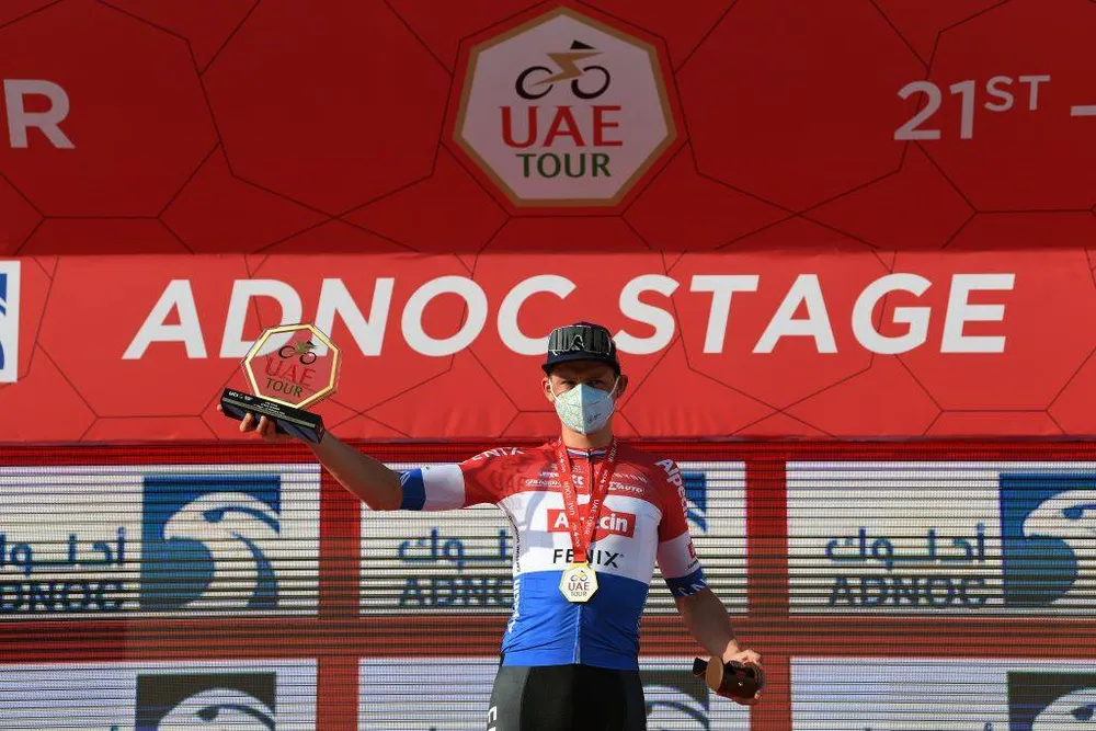 Mathieu van der Poel thắng chặng đua xuyên sa mạc ảnh 3