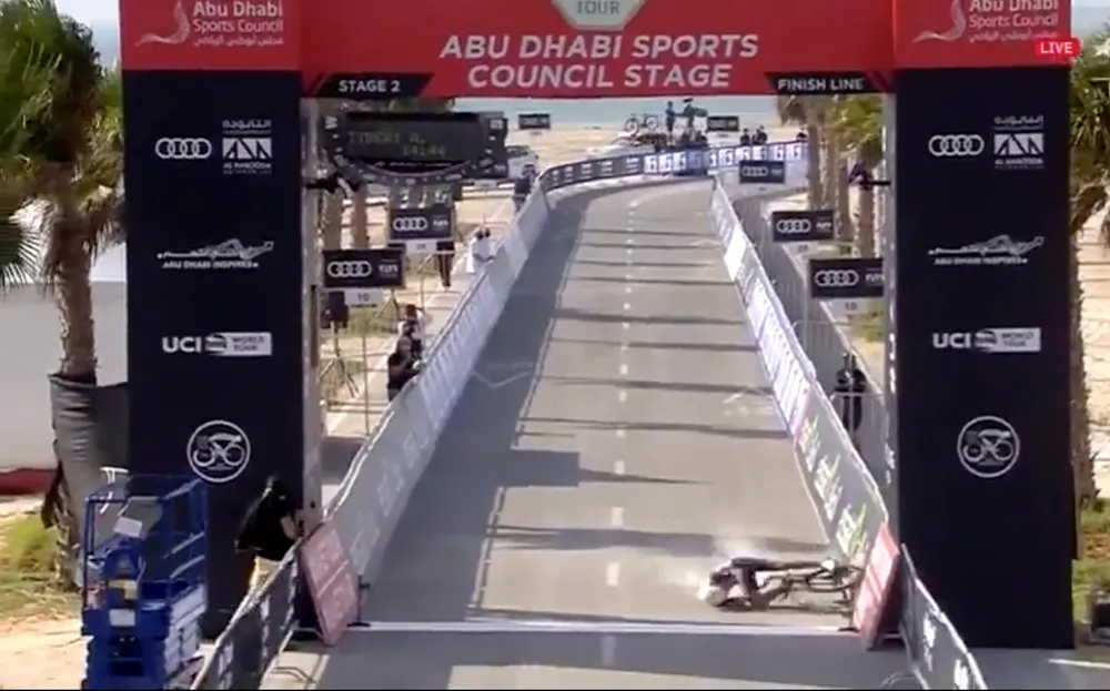“Thần gió” Filippo Ganna thống trị nội dung tính giờ trong khi Antonio Tiberi chia tay UAE Tour vì tai nạn khó hiểu ảnh 3