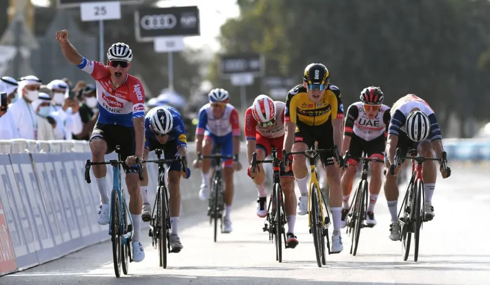 Cả đội Alpecin-Fenix buộc bỏ ngang giải xe đạp UAE Tour ảnh 1