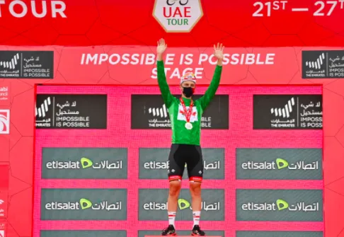 Tadej Pogacar quá mạnh lấy lại áo xanh để hoàn thành cú hattrick giải xe đạp UAE ảnh 3