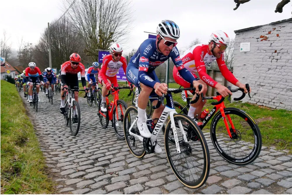 Tay đua Silvan Dillier ba năm ba lần té gãy xương ảnh 2