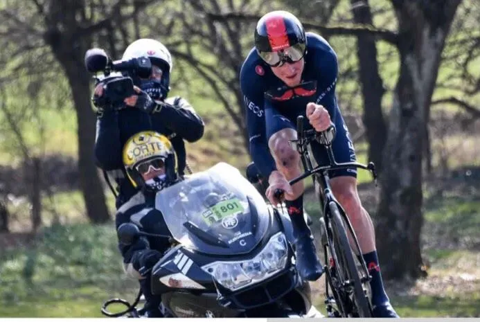 Chinh phục 7 ngọn đèo, Primoz Roglic xé áo vàng giải xe đạp Paris – Nice của Stefan Bissegger ảnh 3