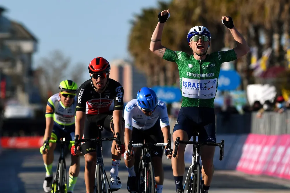 Tadej Pogacar đang thống trị giải xe đạp Tirreno – Adriatico với 3 danh hiệu lớn ảnh 2