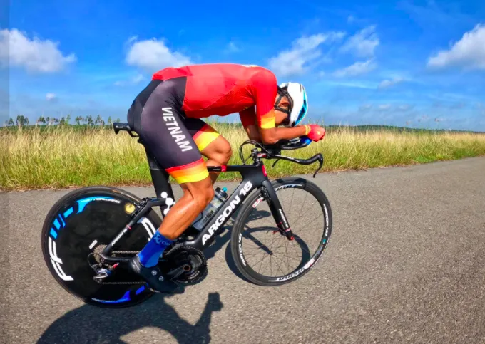 Các tay đua Việt không ủng hộ UCI cấm sử dụng kỹ thuật “Super-tuck” ảnh 3