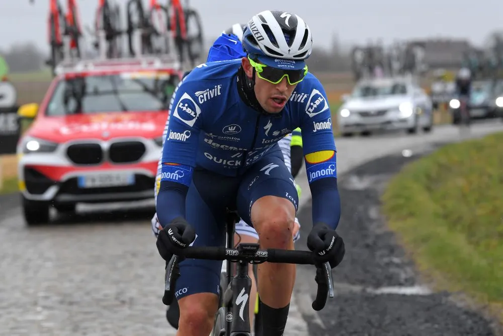 Tay đua nước rút lừng danh Mark Cavendish gặp nạn ở Nokere Koerse 2021 ảnh 2