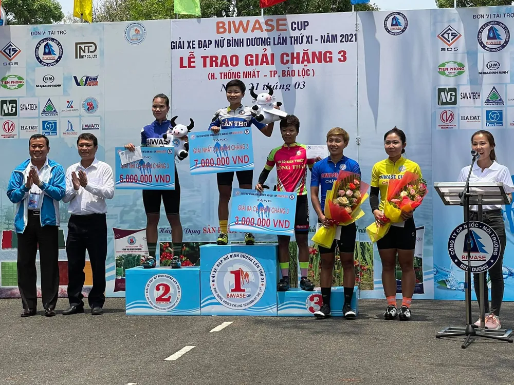 Tay đua trẻ Kim Cương bất ngờ vươn lên chiếm Áo vàng giải xe đạp nữ Biwase 2021 ảnh 3