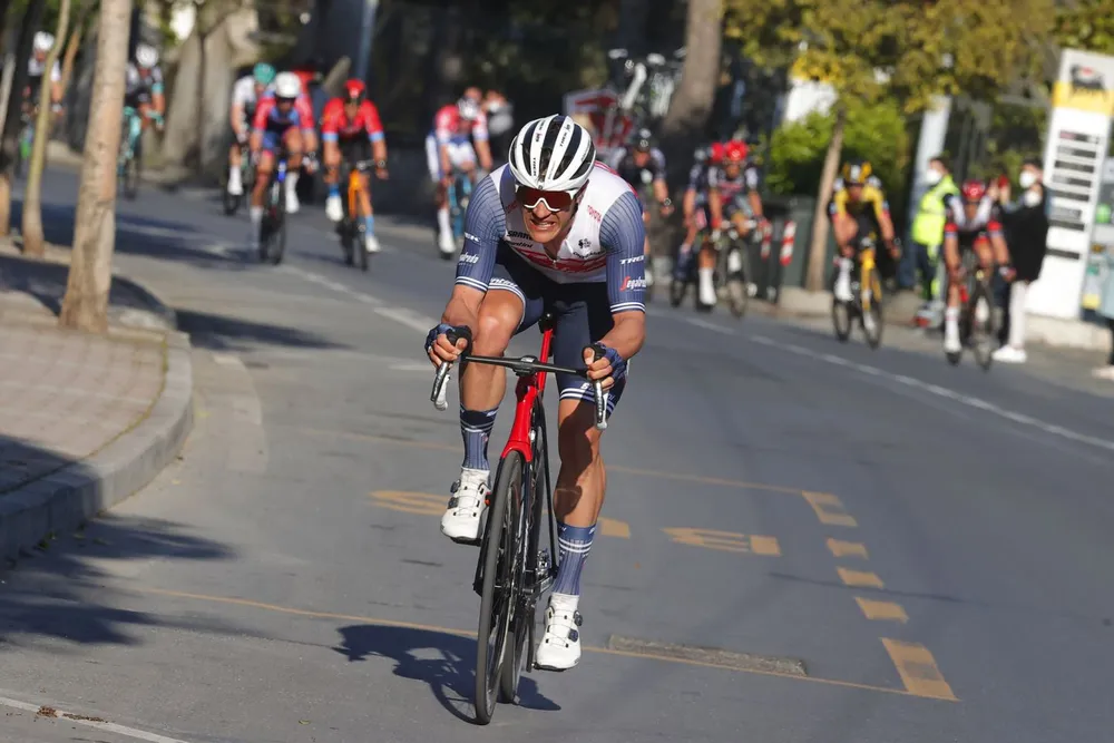 Jasper Stuyven chiến thắng ở một trong những chặng đua dài nhất thế giới gần 300km với tốc độ trung bình 45 km/giờ ảnh 2