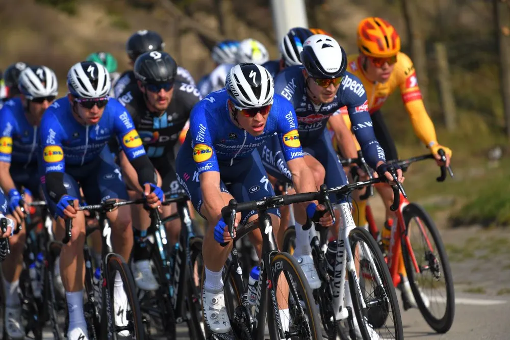 Nước rút của Sam Bennett ngày càng vô đối thắng giải xe đạp Classic Brugge-De Panne 2021 ảnh 2