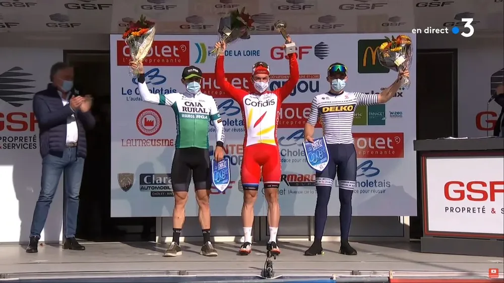 Tay đua Elia Viviani kết thúc “cơn hạn” 18 tháng chưa biết mùi chiến thắng ảnh 2