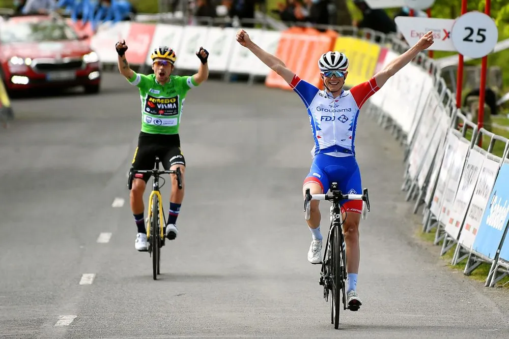 Primoz Roglic xé Áo vàng ăn “trọn mâm” giải xe đạp Tour of the Basque Country ảnh 2