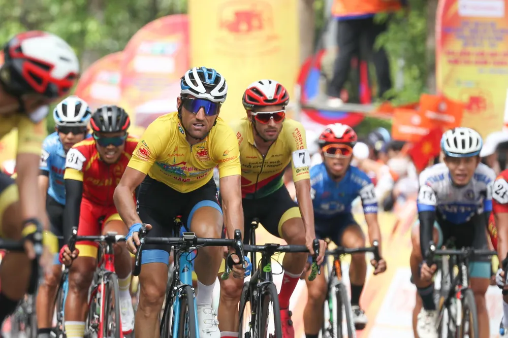 Các đội mạnh tạm đình chiến chờ đợi giải quyết ở Hải Vân Quan ảnh 2