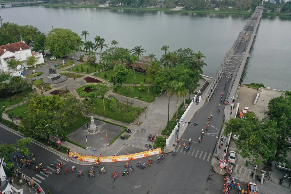 Các đội mạnh tạm đình chiến chờ đợi giải quyết ở Hải Vân Quan ảnh 1