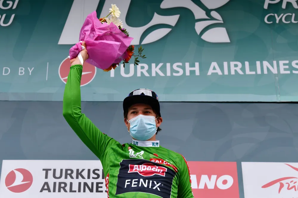 Jasper Philipsen lật đổ Mark Cavendish để đoạt giải Áo xanh ảnh 2