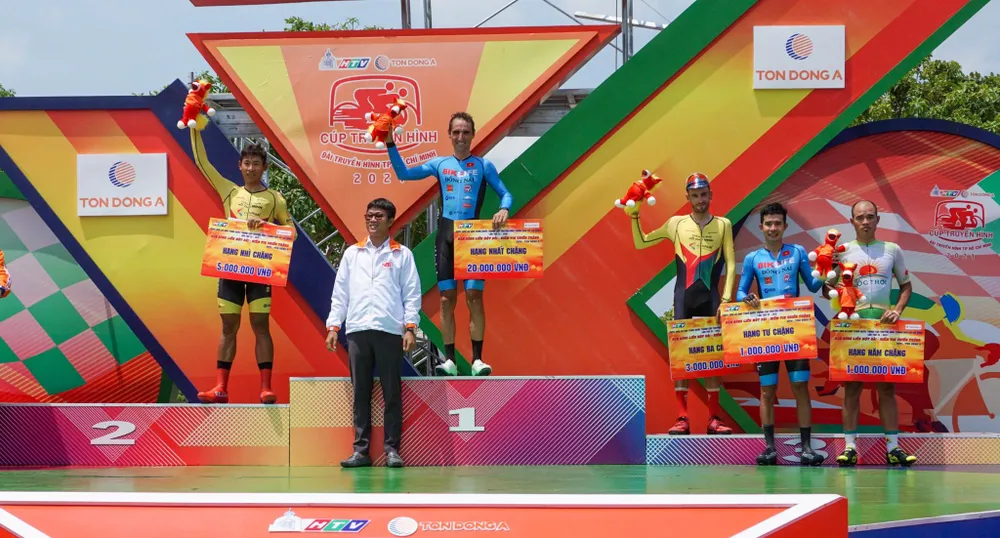 Loic đòi lại Áo vàng thành công ở chặng đua sở trường cá nhân tính giờ ảnh 1