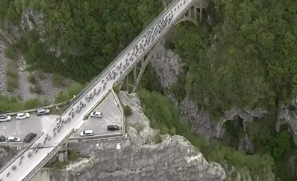 “Thần gió” Peter Sagan lên tiếng vươn lên giành áo tím Giro d’Italia 2021 ảnh 1