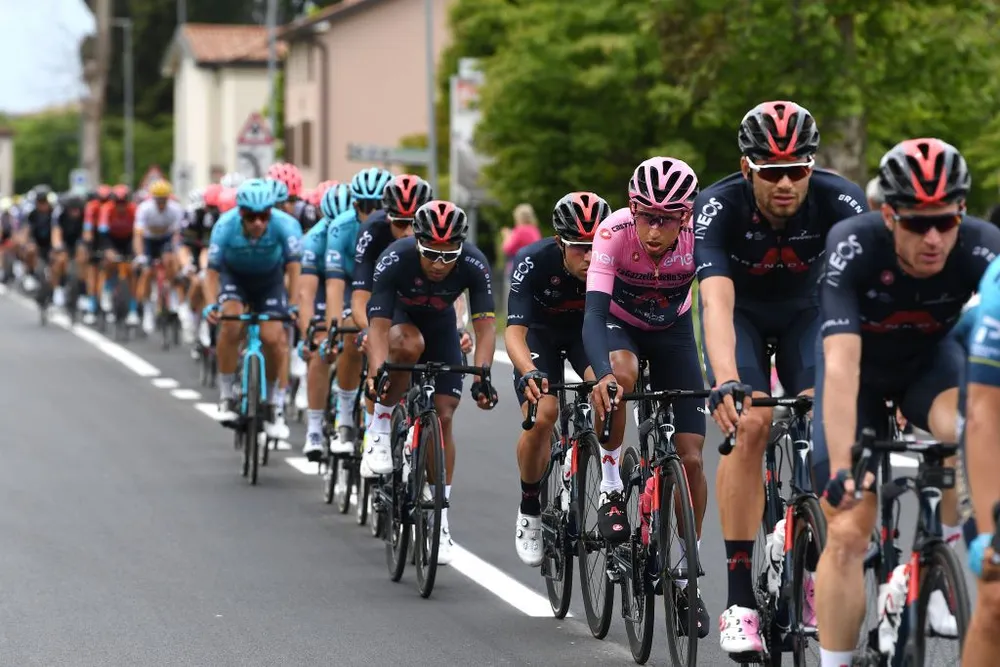 Giải xe đạp Giro d’Italia: Áo hồng Egan Bernal đào sâu khoảng cách ảnh 2