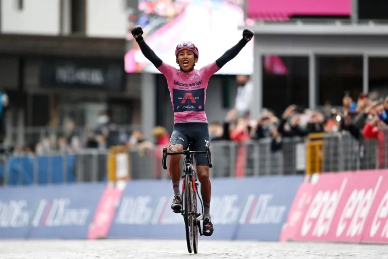 Áo hồng Egan Bernal không dự Tour de France và bỏ ngỏ Olympic ảnh 3