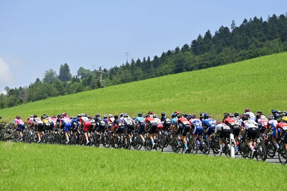 Stefan Bissegger lần đầu tiên giành chiến thắng ở tour đường trường ảnh 1