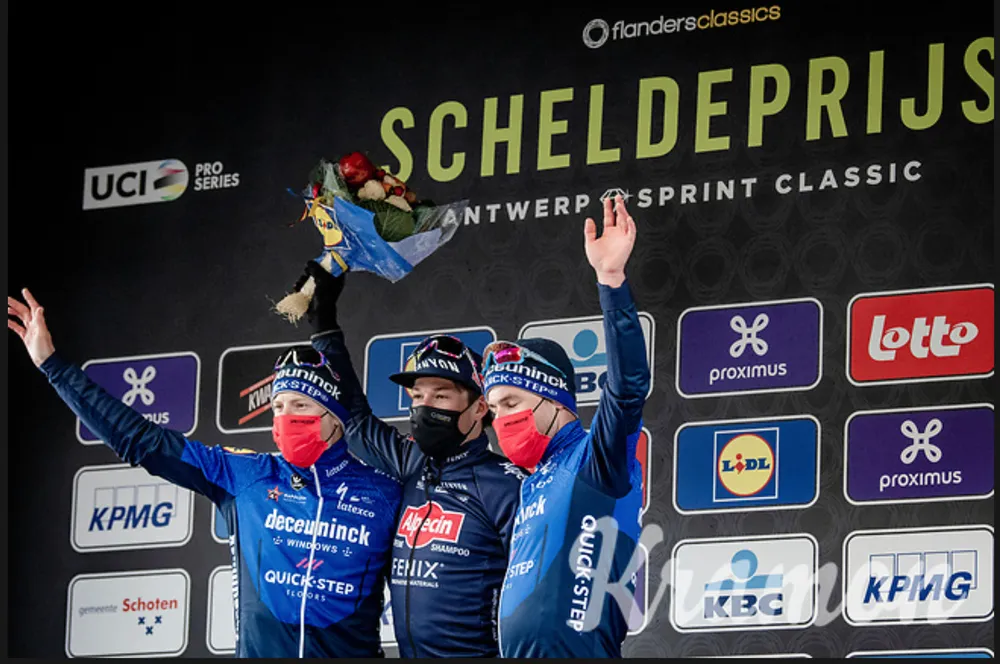 Mark Cavendish có thể vắng mặt Tour de France để không bận lòng đồng đội ảnh 2