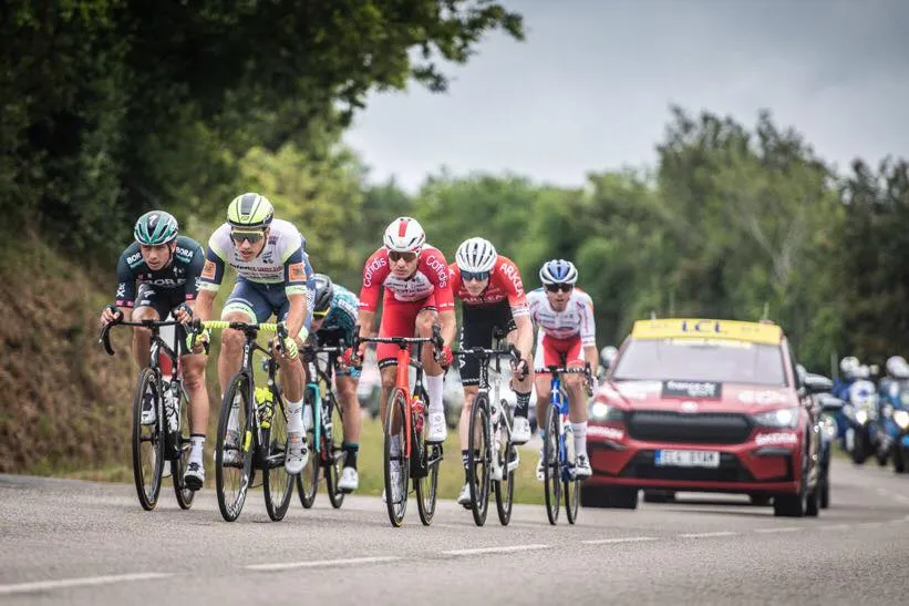 Hai tai nạn kinh hoàng trong ngày khai mạc giải xe đạp Tour de France ảnh 1
