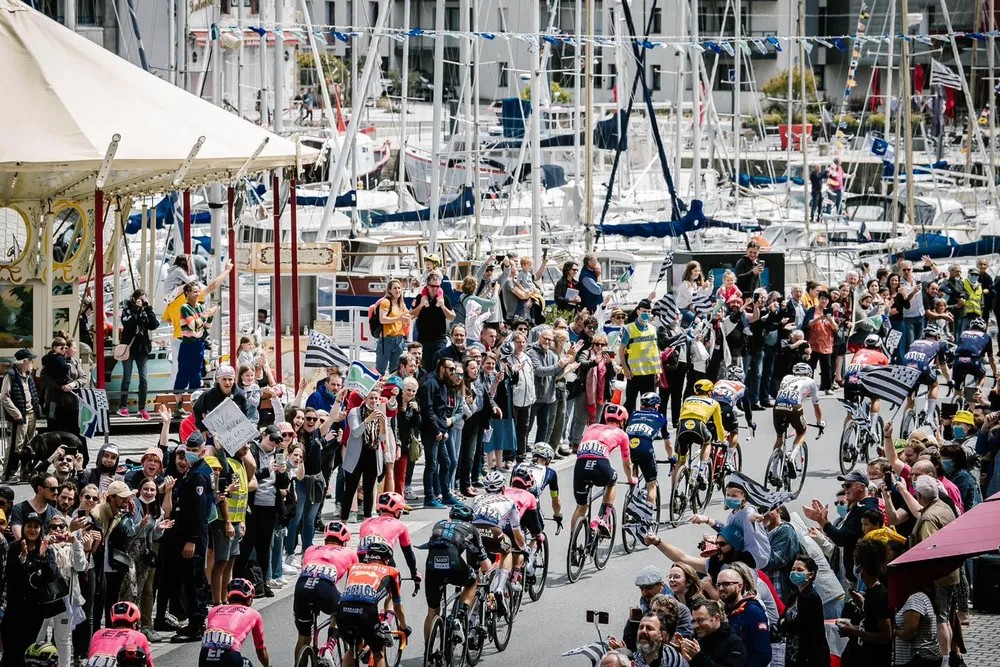 Mathieu van der Poel xuất sắc tấn công xé áo vàng Tour de Frane ảnh 1