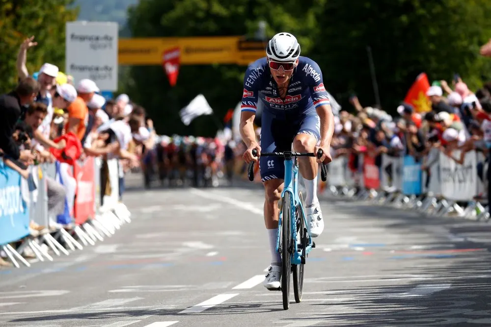 Mathieu van der Poel xuất sắc tấn công xé áo vàng Tour de Frane ảnh 3