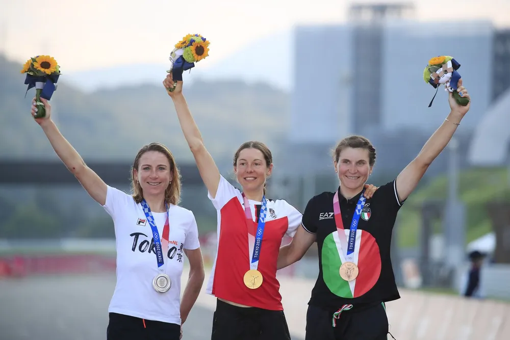 Chiến thắng ấn tượng của nữ tay đua Anna Kiesenhofer ảnh 3