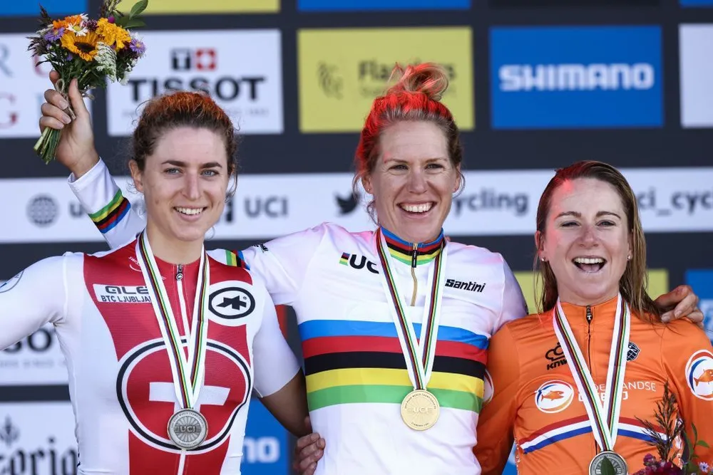 Nữ tay đua 34 tuổi Ellen van Dijk chạy cá nhân tính giờ hơn 50,3km/h ảnh 1