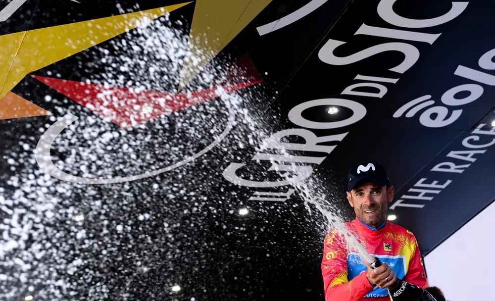 “Lão tướng” Alejandro Valverde lật đổ áo đỏ vàng của Molano ảnh 4