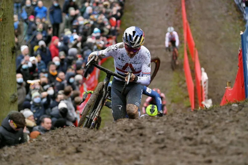 Michael Vanthourenhout thắng chặng World Cup tại Namur ảnh 2