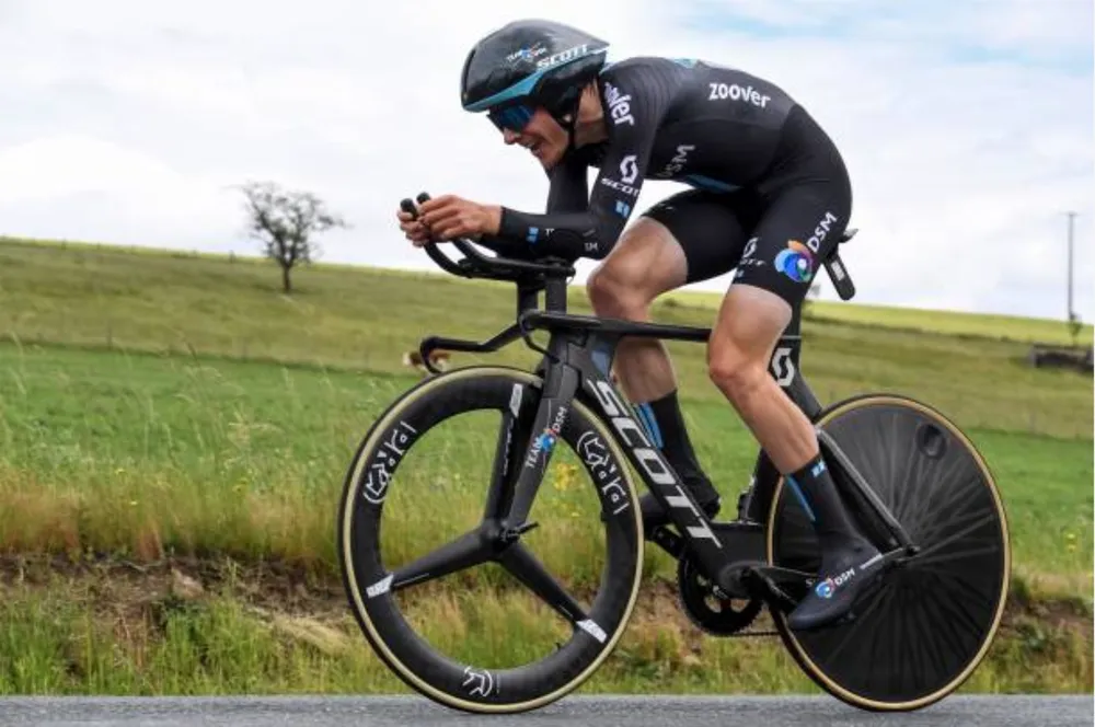 Martin Salmon giã từ sự nghiệp ở tuổi 24