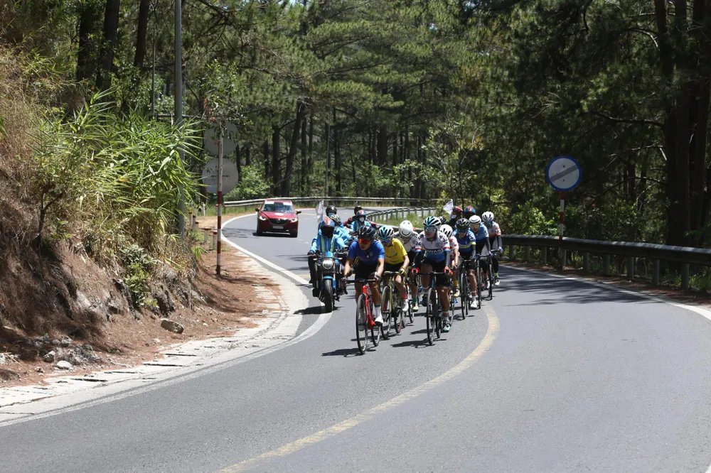 Lâm Thị Thuỳ Dương ngoạn mục “xé” Áo trắng giải xe đạp nữ Biwase ảnh 2