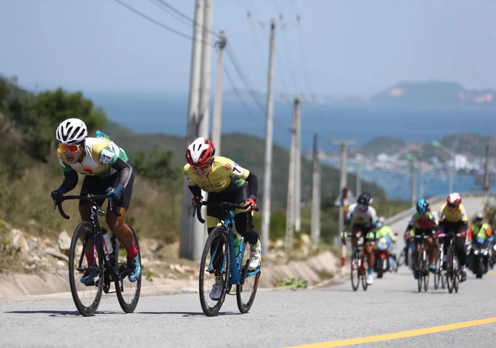 Phạm Hồng Loan mang về chiến thắng đầu tiên cho TPHCM Vinama ở giải xe đạp nữ Biwase ảnh 1