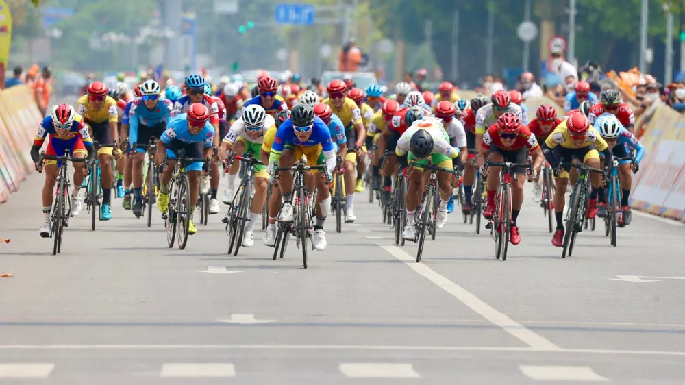 Trần Tuấn Kiệt tiếp nối mạch thắng tiến gần đến chiếc Áo xanh ảnh 2